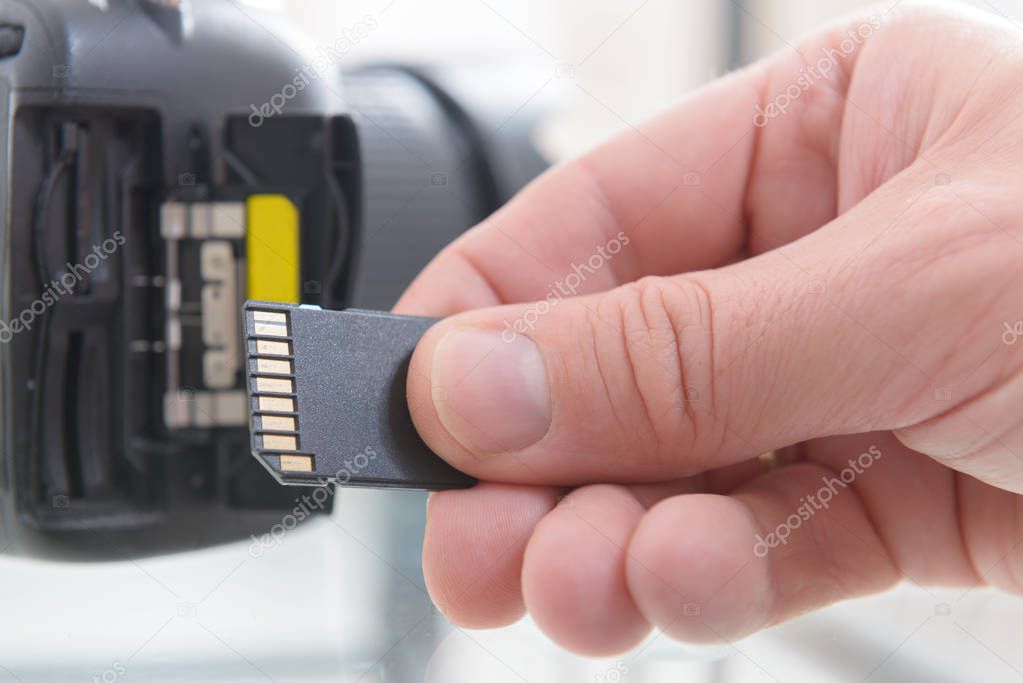 Schede di memoria SD e microSD per fotocamere e smartphone