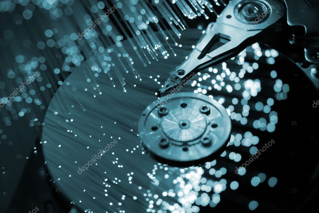 Hard disk aperto per operazioni di recupero dati